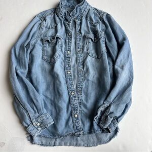 Gap Chambray Button Down Shirt